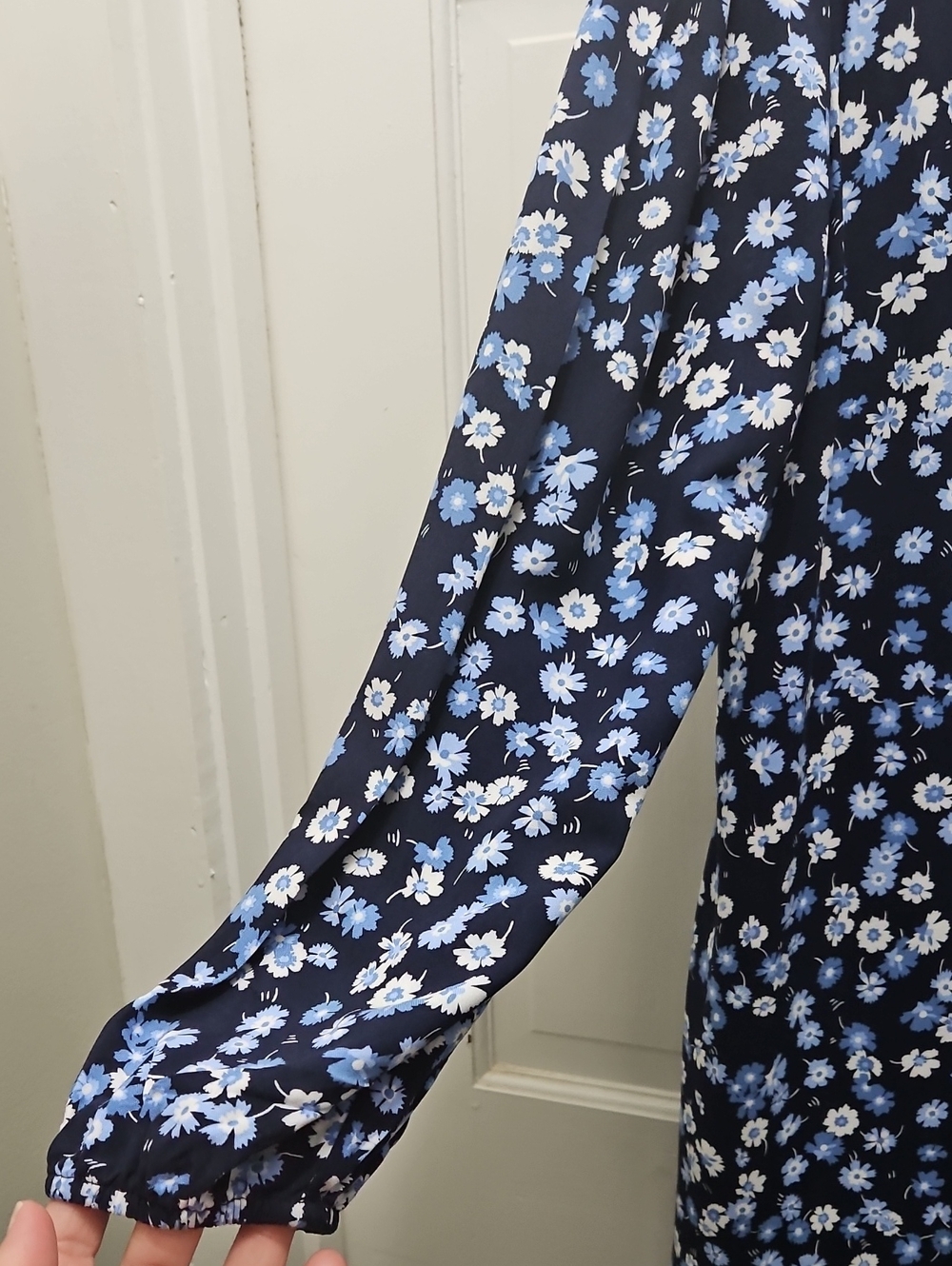 Tommy Hilfiger Navy Dress with Light Blue Floral Print XL - Picture 4 of 10
